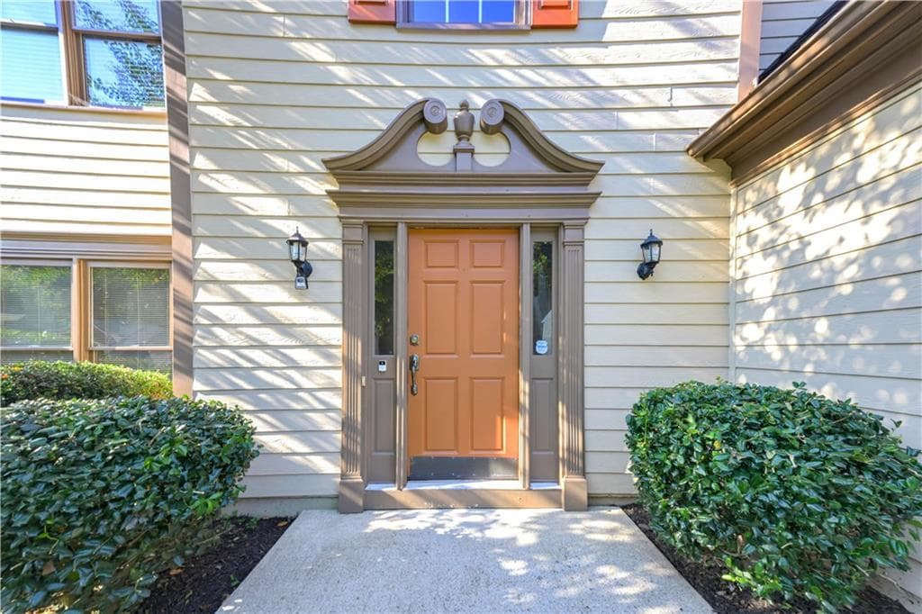 4 bedroom, 3 bathroom, 2,135 sq ft single family residence for sale at 10920 Glenbarr Drive, Johns Creek, GA 30097 — photo 2