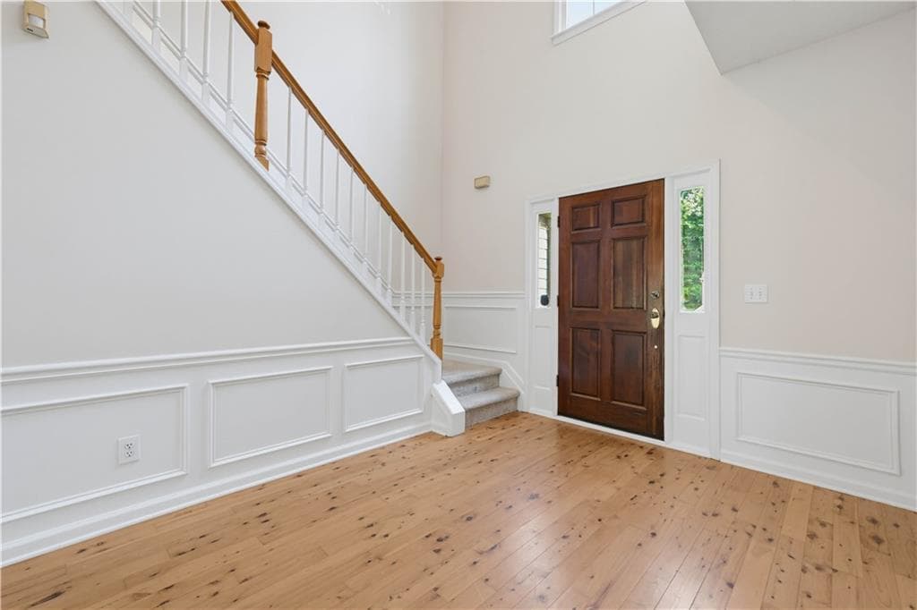 4 bedroom, 3 bathroom, 2,135 sq ft single family residence for sale at 10920 Glenbarr Drive, Johns Creek, GA 30097 — photo 4