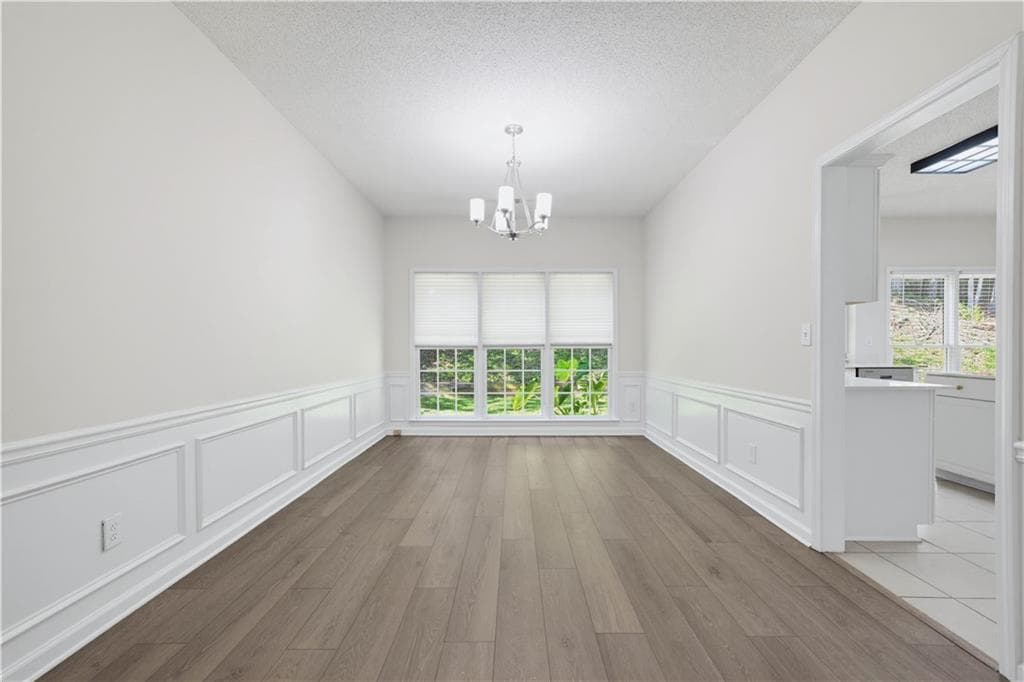 4 bedroom, 3 bathroom, 2,135 sq ft single family residence for sale at 10920 Glenbarr Drive, Johns Creek, GA 30097 — photo 7