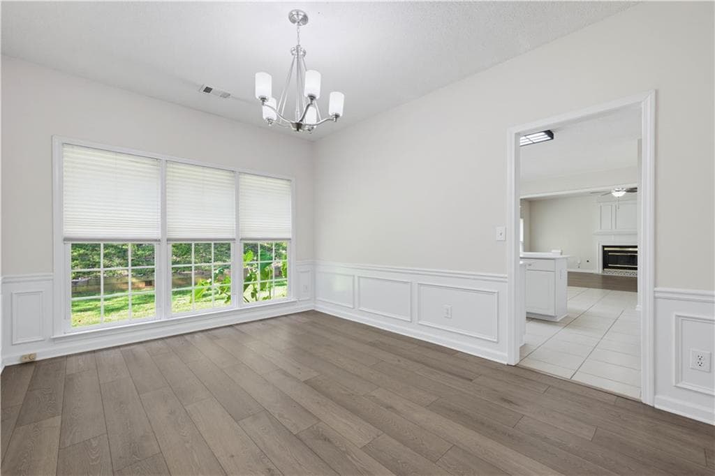 4 bedroom, 3 bathroom, 2,135 sq ft single family residence for sale at 10920 Glenbarr Drive, Johns Creek, GA 30097 — photo 8
