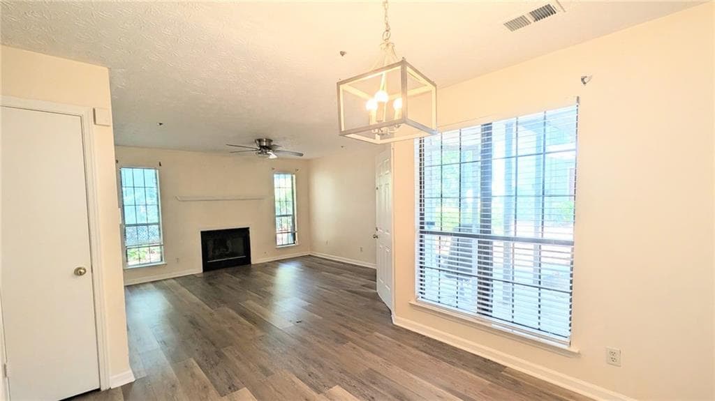 3 bedroom, 2 bathroom, 1,061 sq ft condominium for sale at 761 Windchase Lane, Stone Mountain, GA 30083 — photo 5
