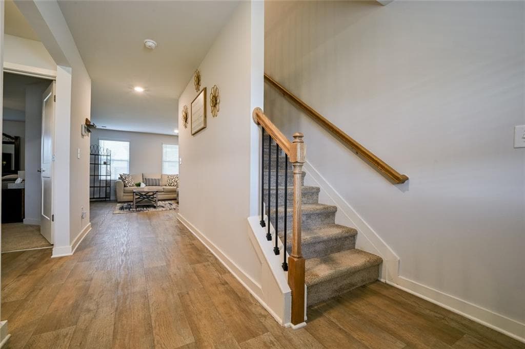 4 bedroom, 4 bathroom, 2,800 sq ft single family residence for sale at 103 Clarks Court, Jackson, GA 30233 — photo 4