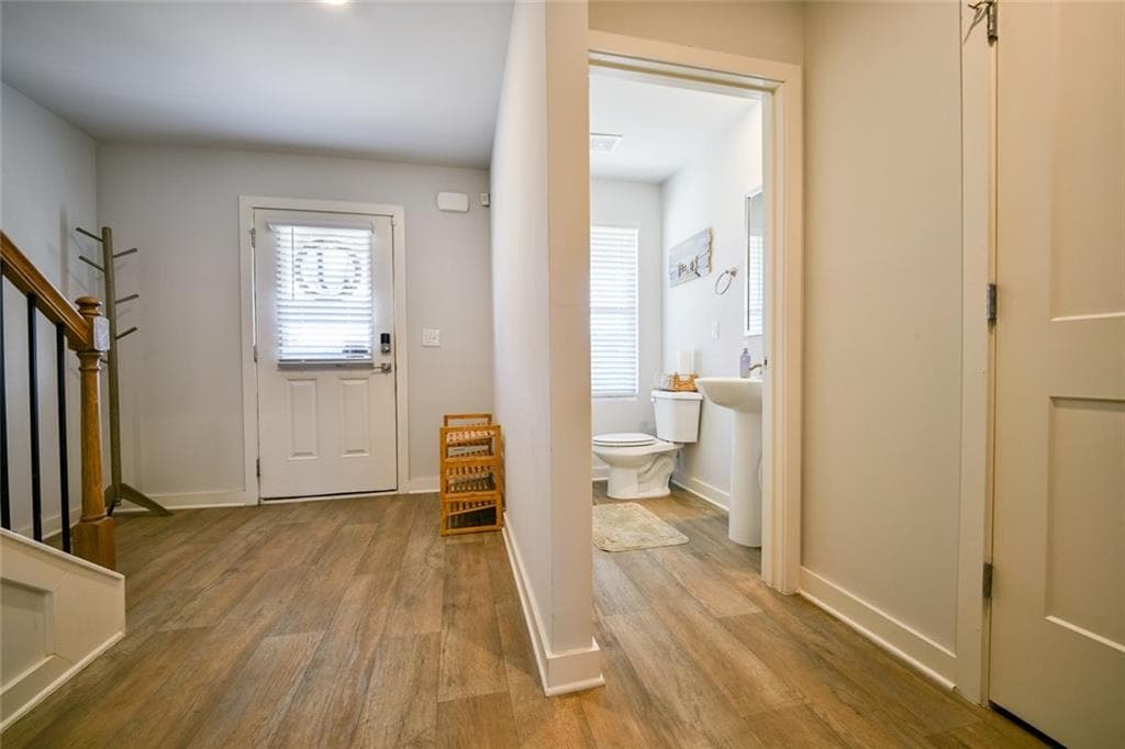 4 bedroom, 4 bathroom, 2,800 sq ft single family residence for sale at 103 Clarks Court, Jackson, GA 30233 — photo 5