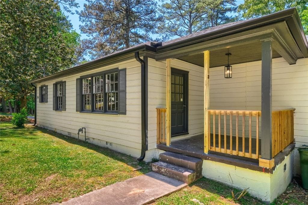 2 bedroom, 2 bathroom, 1,103 sq ft single family residence for sale at 396 Forrest Ridge Drive, Atlanta, GA 30318 — photo 4