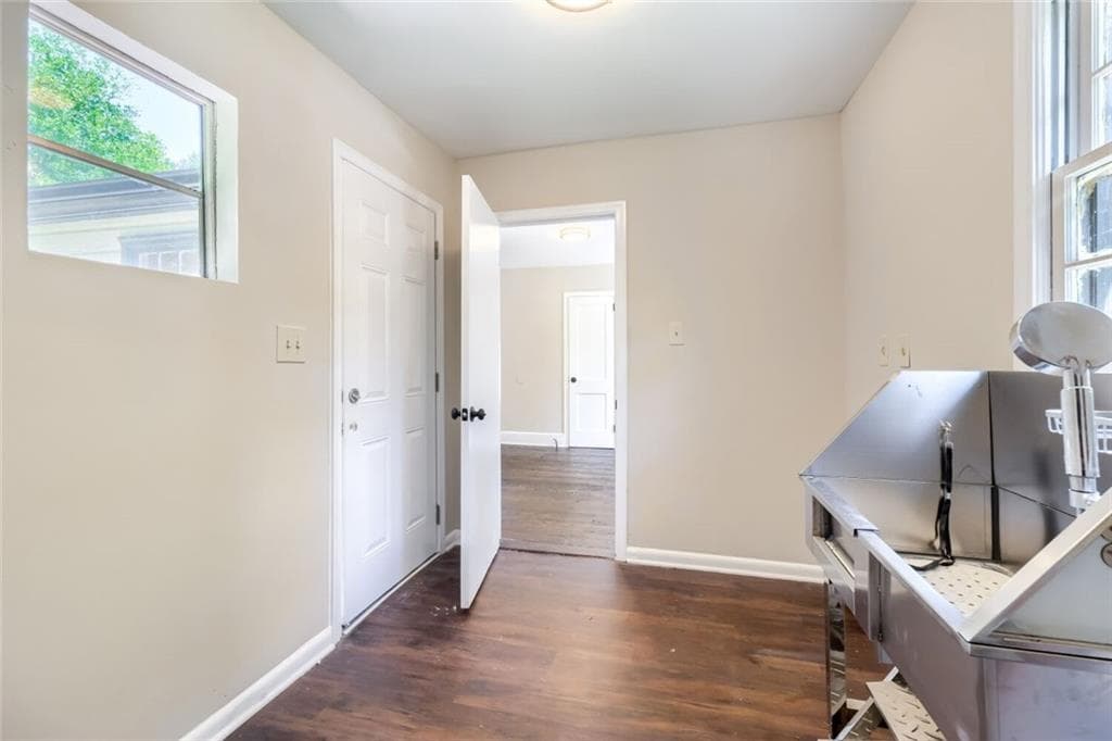2 bedroom, 2 bathroom, 1,103 sq ft single family residence for sale at 396 Forrest Ridge Drive, Atlanta, GA 30318 — photo 7