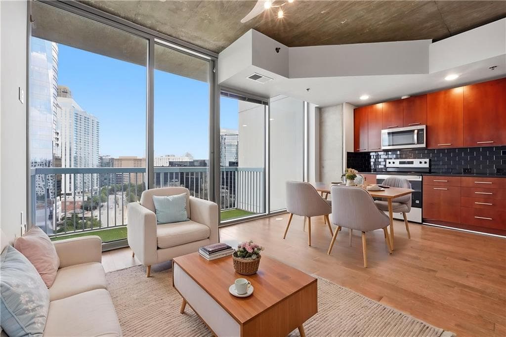 1 bedroom, 1 bathroom, 655 sq ft condominium for rent at 3324 Peachtree Road 1403, Atlanta, GA 30326 for $1,995 a month — photo 4