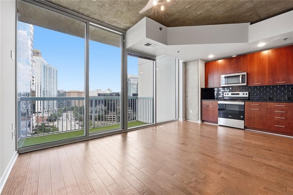 1 bedroom, 1 bathroom, 655 sq ft condominium for rent at 3324 Peachtree Road 1403, Atlanta, GA 30326 for $1,995 a month — photo 8