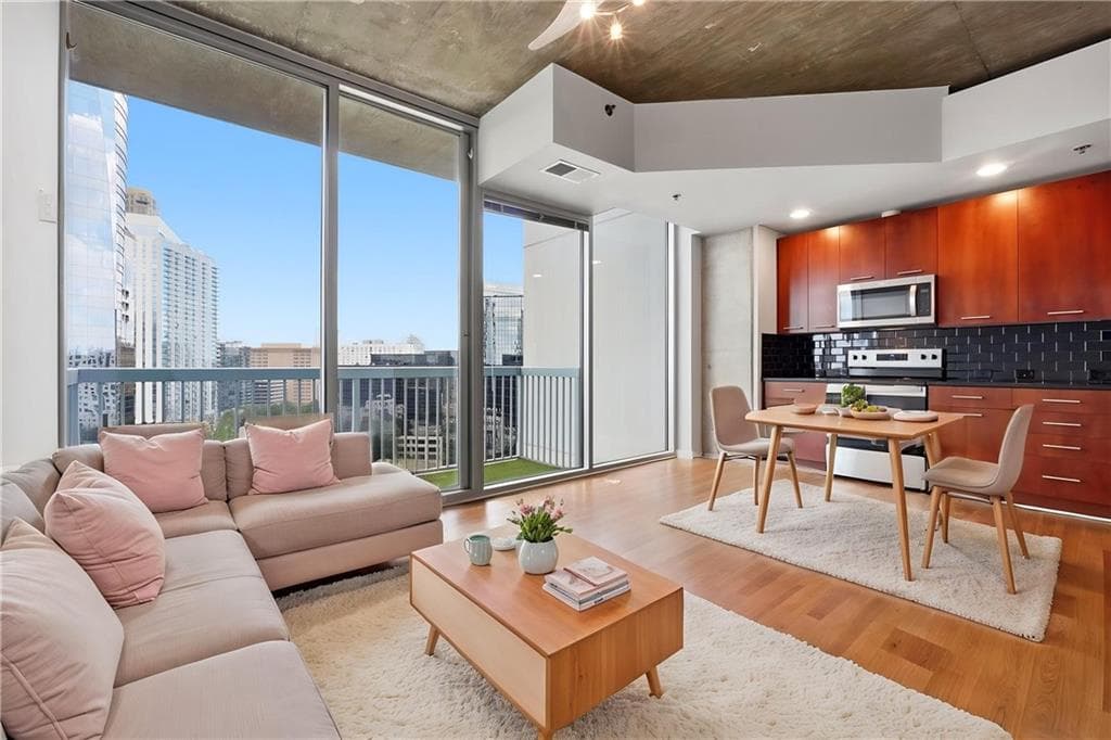 1 bedroom, 1 bathroom, 655 sq ft condominium for rent at 3324 Peachtree Road 1403, Atlanta, GA 30326 for $1,995 a month — photo 9