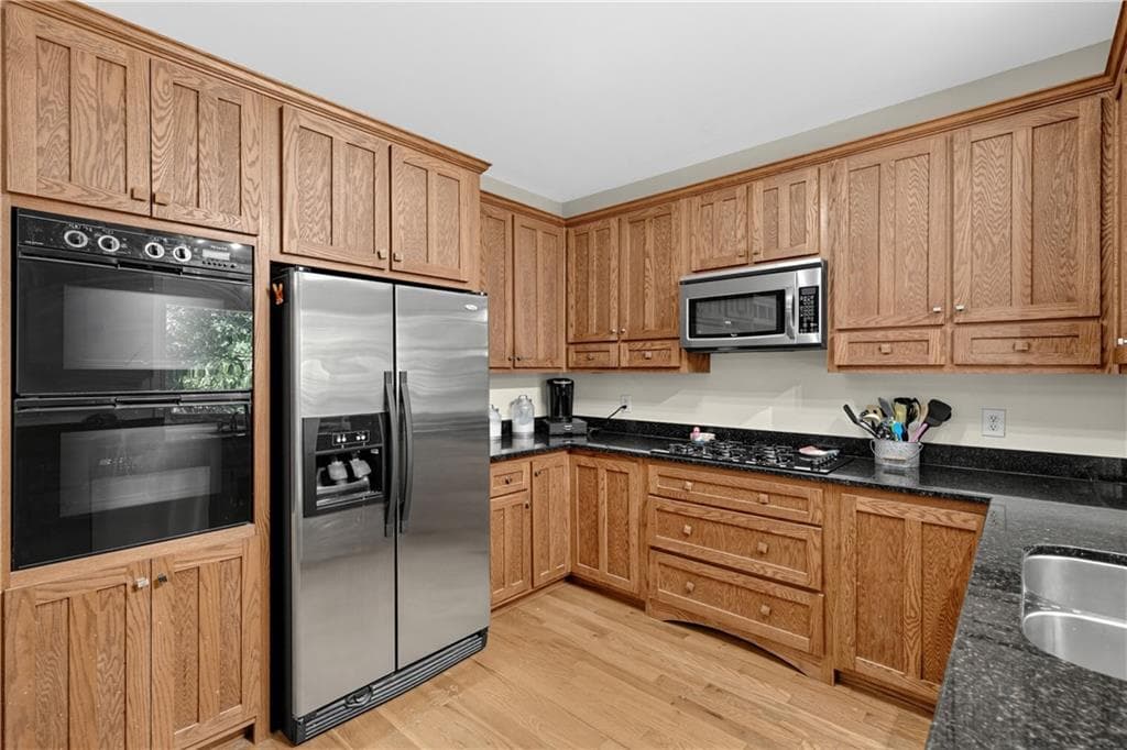 4 bedroom, 3 bathroom, 2,159 sq ft single family residence for sale at 542 Calloway Terrace, Rockmart, GA 30153 — photo 3