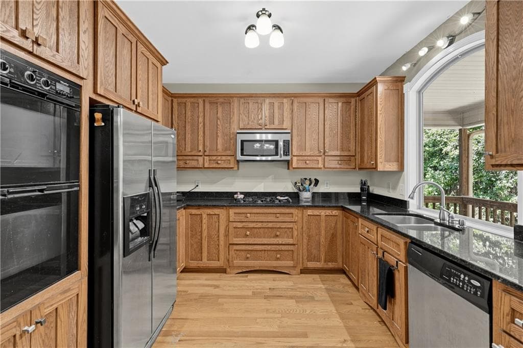 4 bedroom, 3 bathroom, 2,159 sq ft single family residence for sale at 542 Calloway Terrace, Rockmart, GA 30153 — photo 4