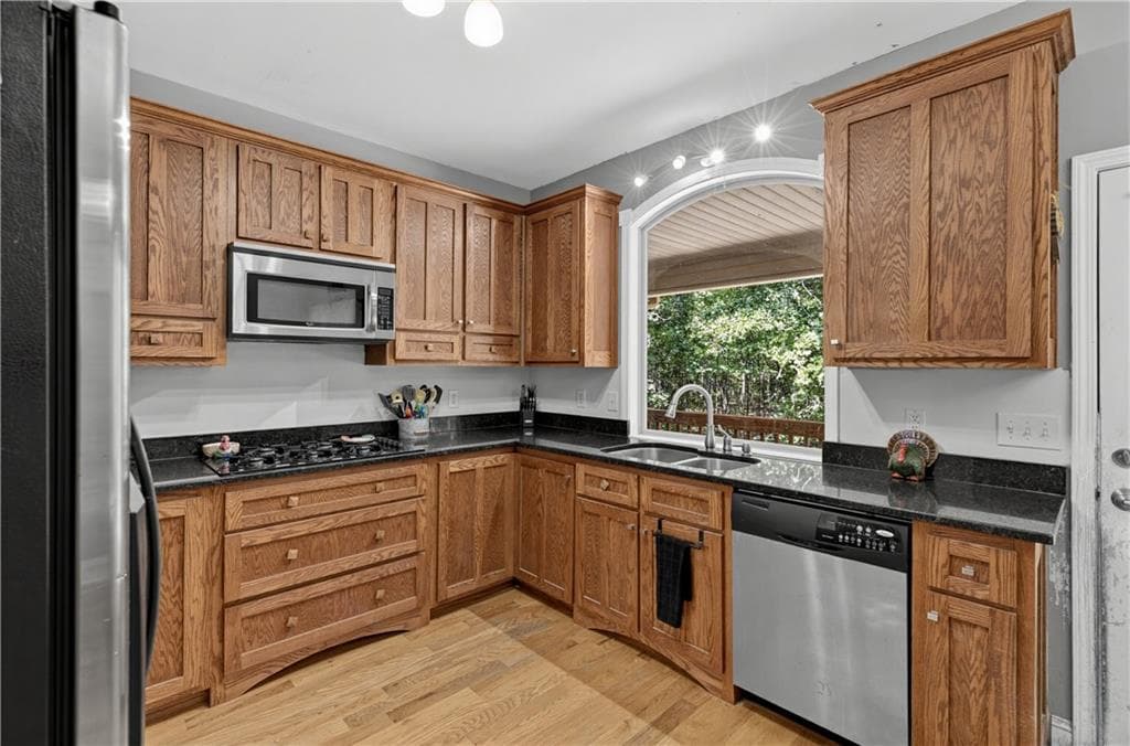 4 bedroom, 3 bathroom, 2,159 sq ft single family residence for sale at 542 Calloway Terrace, Rockmart, GA 30153 — photo 5