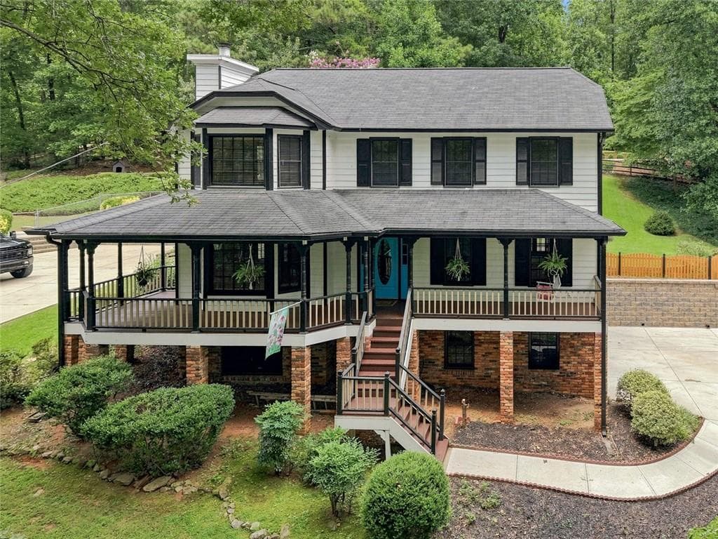 4 bedroom, 3 bathroom, 2,288 sq ft home for sale at 10870 Shallowford Road, Roswell, GA