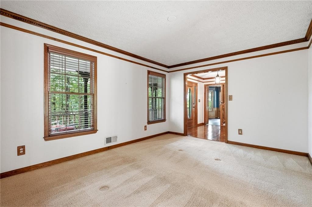 4 bedroom, 3 bathroom, 2,288 sq ft single family residence for sale at 10870 Shallowford Road, Roswell, GA 30075 — photo 6