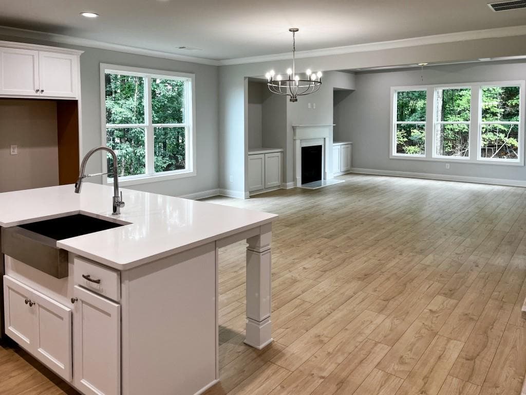 4 bedroom, 3 bathroom, 3,017 sq ft single family residence under contract at 1270 Bartlett Trace, Suwanee, GA 30024 — photo 4