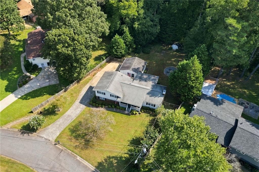 4 bedroom, 2 bathroom, 2,584 sq ft single family residence for sale at 218 King Arthur Drive, Woodstock, GA 30189 — photo 3