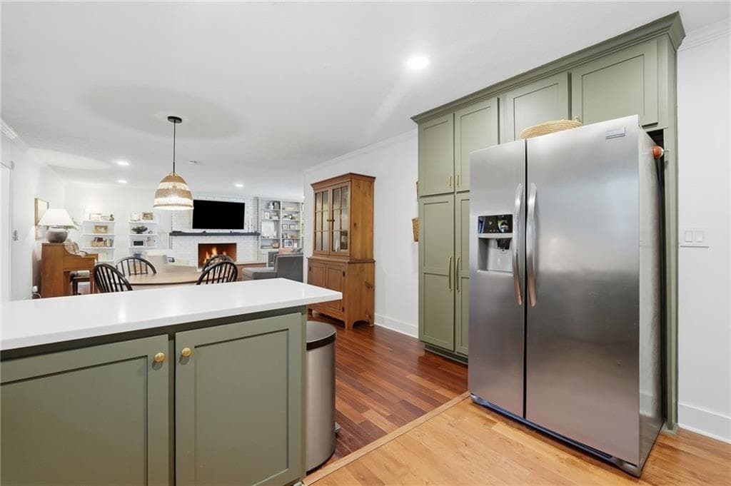 4 bedroom, 2 bathroom, 2,584 sq ft single family residence for sale at 218 King Arthur Drive, Woodstock, GA 30189 — photo 7