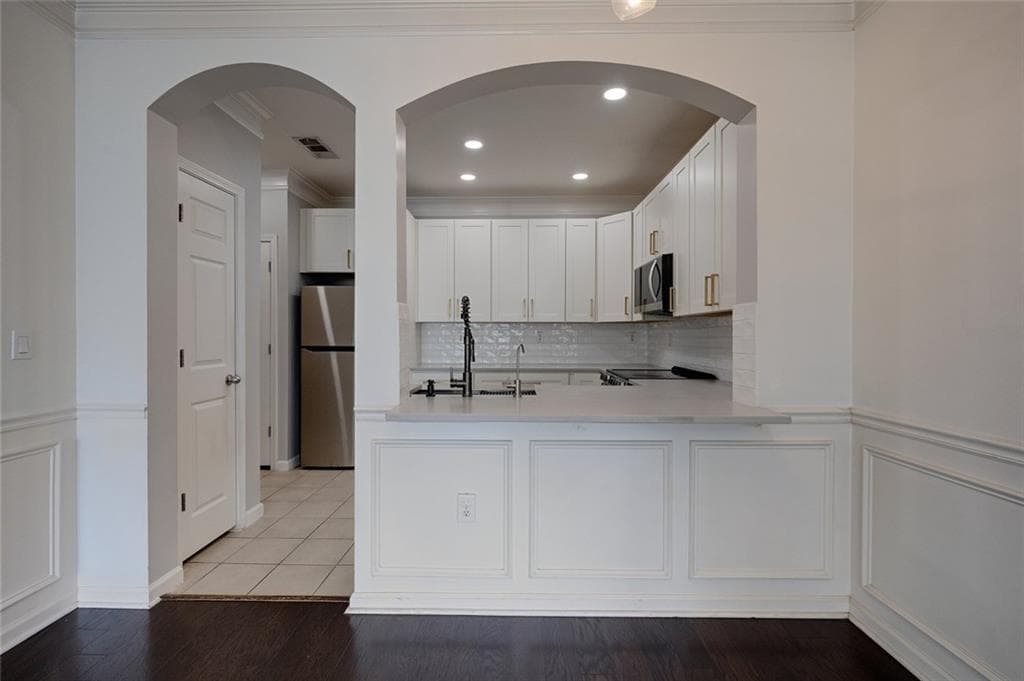 2 bedroom, 2 bathroom, 1,292 sq ft condominium for sale at 1850 Cotillion Drive 2314, Dunwoody, GA 30338 — photo 7