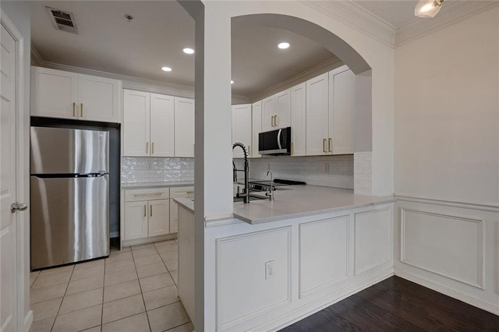 2 bedroom, 2 bathroom, 1,292 sq ft condominium for sale at 1850 Cotillion Drive 2314, Dunwoody, GA 30338 — photo 8