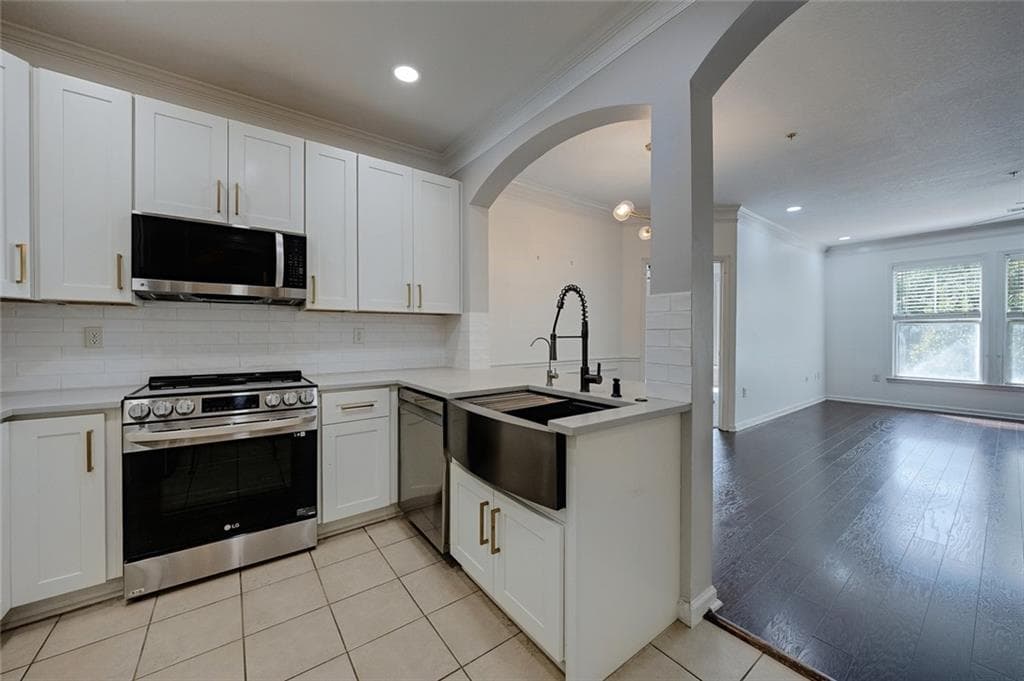 2 bedroom, 2 bathroom, 1,292 sq ft condominium for sale at 1850 Cotillion Drive 2314, Dunwoody, GA 30338 — photo 9