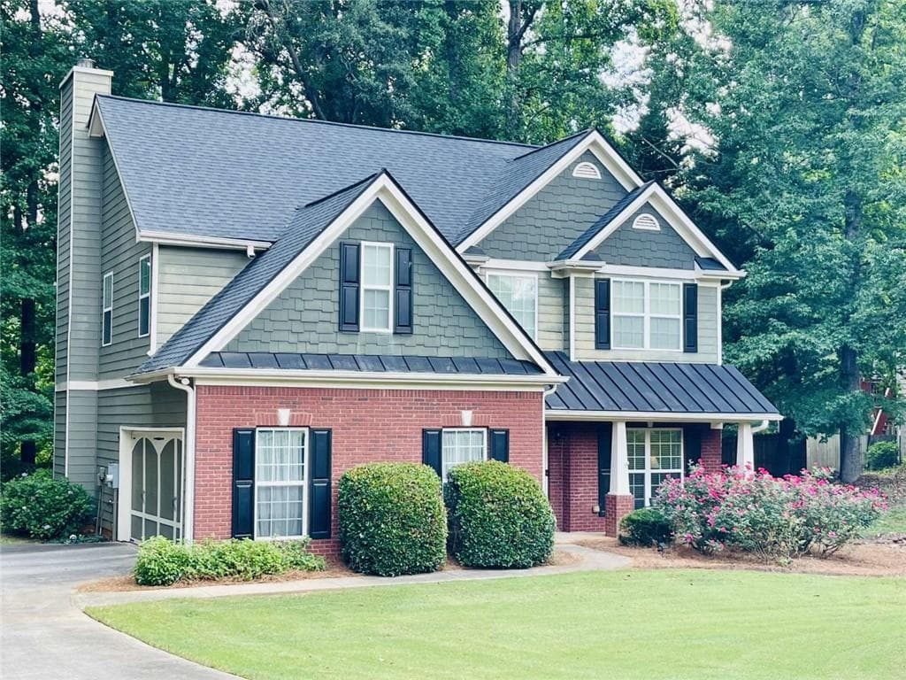 4 bedroom, 3 bathroom, 2,438 sq ft single family residence for sale at 933 Vinings Drive, Winder, GA 30680
