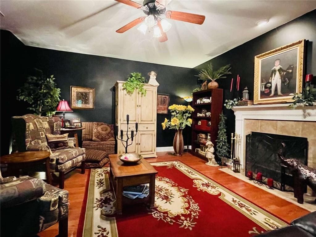 4 bedroom, 3 bathroom, 2,438 sq ft single family residence for sale at 933 Vinings Drive, Winder, GA 30680 — photo 3
