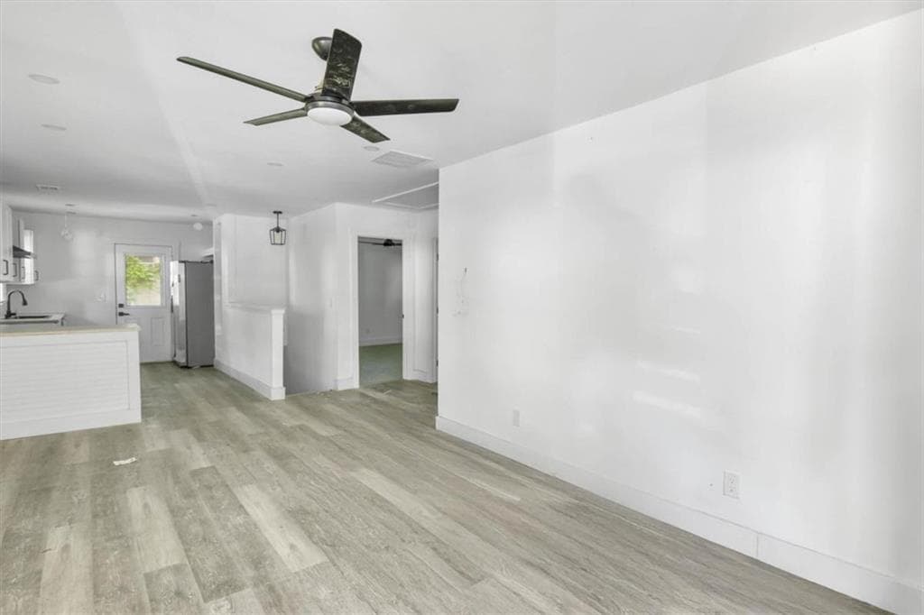 4 bedroom, 3 bathroom, 1,700 sq ft single family residence for sale at 2256 Carey Drive, Atlanta, GA 30315 — photo 5