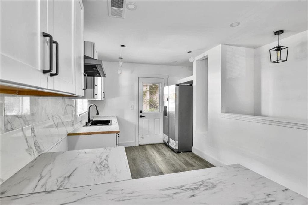 4 bedroom, 3 bathroom, 1,700 sq ft single family residence for sale at 2256 Carey Drive, Atlanta, GA 30315 — photo 8