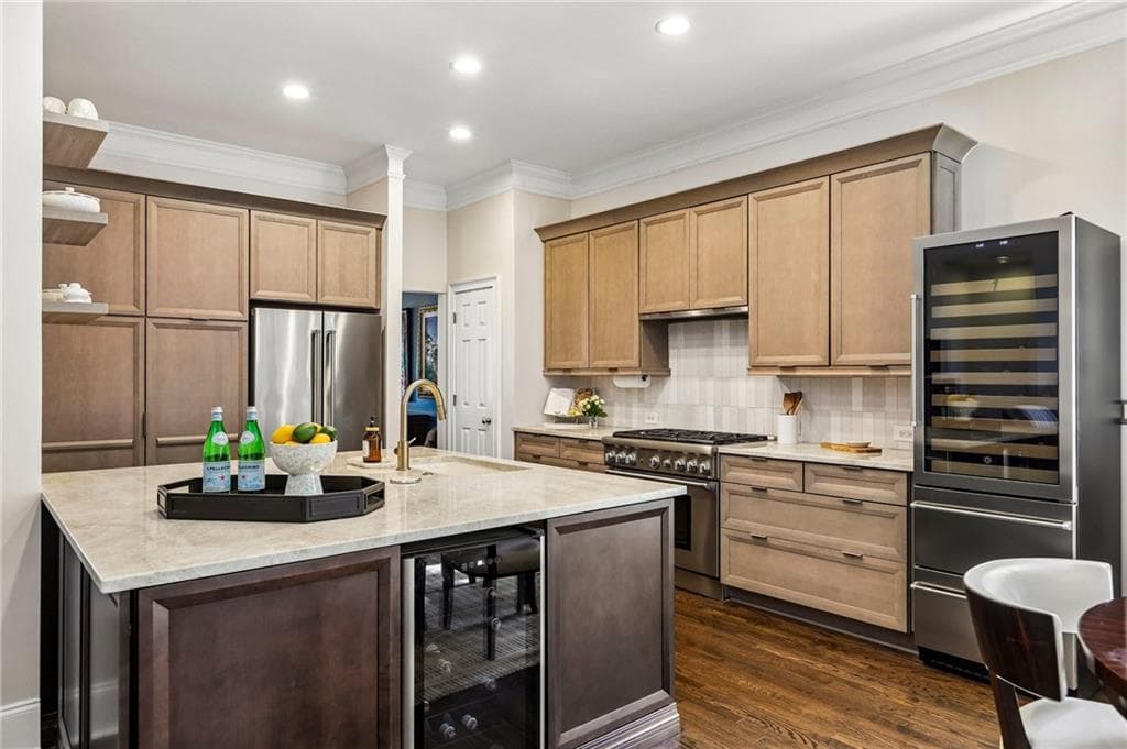 6 bedroom, 5 bathroom, 4,600 sq ft single family residence for sale at 930 Wescott Lane, Atlanta, GA 30319 — photo 10
