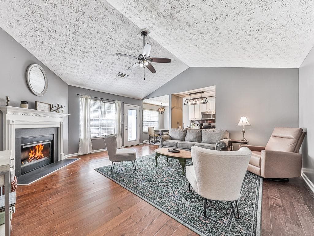 3 bedroom, 2 bathroom, 1,000 sq ft single family residence for sale at 15 Oak Grove Lane, Adairsville, GA 30103 — photo 3