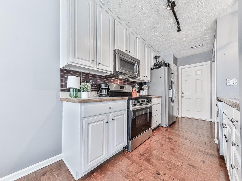 3 bedroom, 2 bathroom, 1,000 sq ft single family residence for sale at 15 Oak Grove Lane, Adairsville, GA 30103 — photo 7