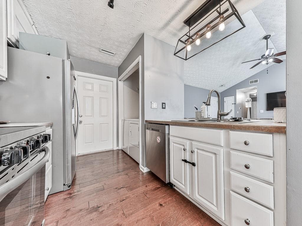 3 bedroom, 2 bathroom, 1,000 sq ft single family residence for sale at 15 Oak Grove Lane, Adairsville, GA 30103 — photo 8