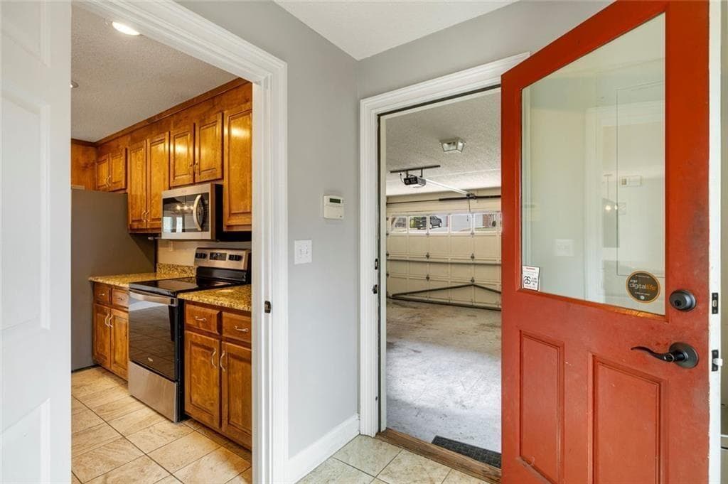 5 bedroom, 3 bathroom, 2,889 sq ft single family residence for sale at 39 Club View Drive, Rome, GA 30161 — photo 9