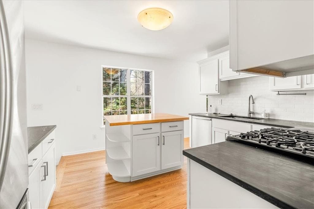 4 bedroom, 4 bathroom, 1,480 sq ft single family residence for rent at 11190 Abbotts Station Drive, Johns Creek, GA 30097 for $2,995 a month — photo 7