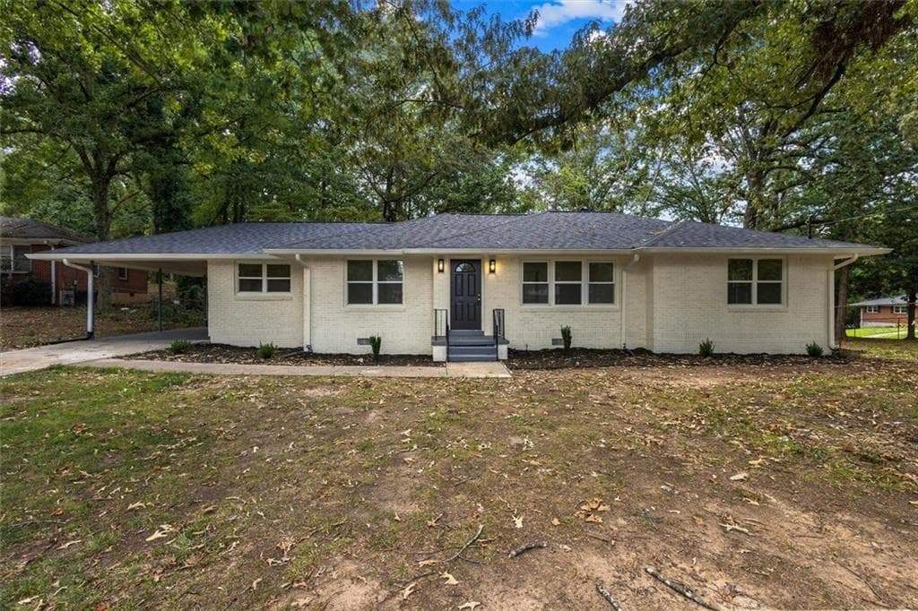3 bedroom, 3 bathroom, 1,677 sq ft single family residence for sale at 650 Bolton Road, Atlanta, GA 30331 — photo 1 of 25