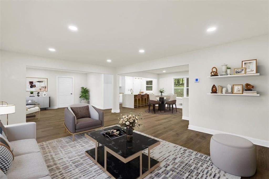 3 bedroom, 3 bathroom, 1,677 sq ft single family residence for sale at 650 Bolton Road, Atlanta, GA 30331 — photo 3