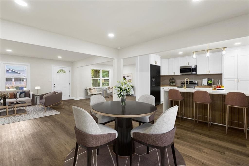 3 bedroom, 3 bathroom, 1,677 sq ft single family residence for sale at 650 Bolton Road, Atlanta, GA 30331 — photo 4