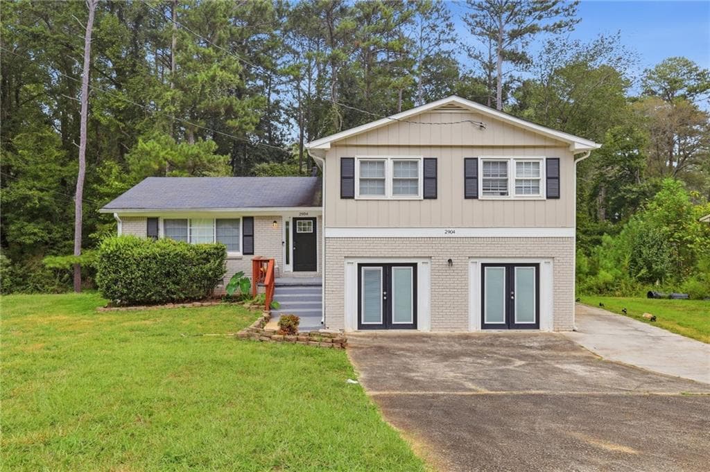6 bedroom, 4 bathroom, 2,474 sq ft single family residence for sale at 2904 Lloyd Road, Decatur, GA 30034 — photo 1 of 1