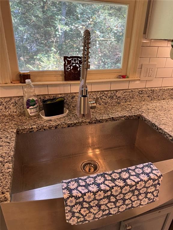 5 bedroom, 4 bathroom, 2,552 sq ft single family residence for sale at 300 Westwoods Drive, Ellijay, GA 30540 — photo 8