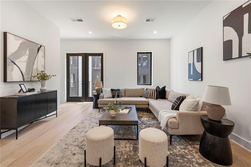3 bedroom, 4 bathroom, 1,976 sq ft condominium for sale at 1189 Frederick Walk, Atlanta, GA 30324 — photo 7