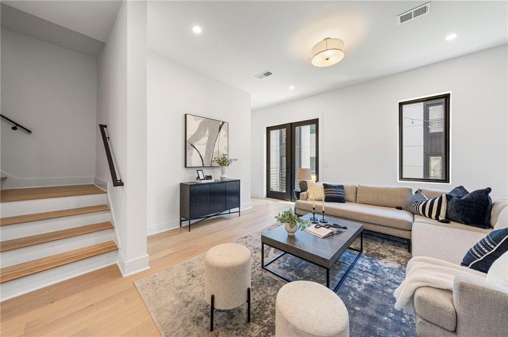 3 bedroom, 4 bathroom, 1,976 sq ft condominium for sale at 1189 Frederick Walk, Atlanta, GA 30324 — photo 8