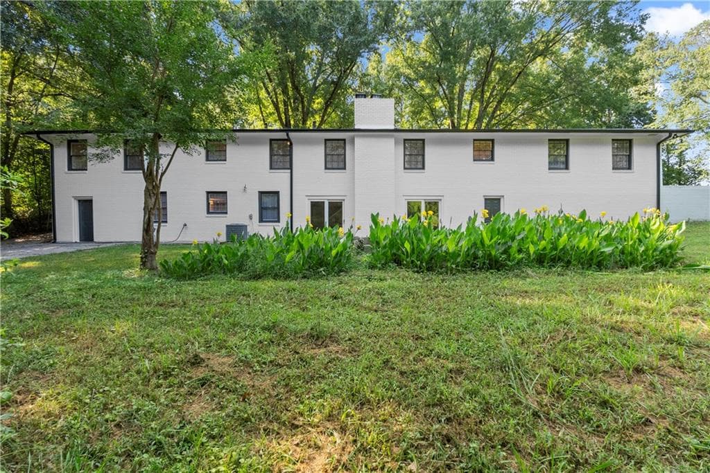 7 bedroom, 3 bathroom, 4,573 sq ft single family residence for sale at 923 Old Noonday Sch House Road, Marietta, GA 30066 — photo 2