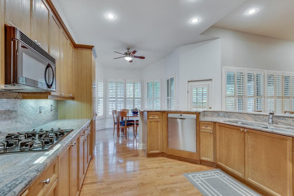 3 bedroom, 3 bathroom, 2,435 sq ft single family residence for sale at 1558 Reserve Circle, Decatur, GA 30033 — photo 10