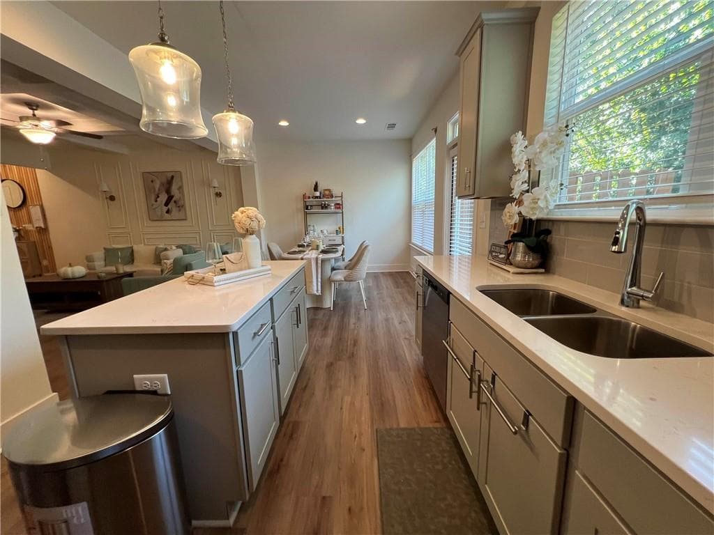 3 bedroom, 3 bathroom, 1,957 sq ft townhouse for sale at 7705 Baron Road, South Fulton, GA 30213 — photo 6