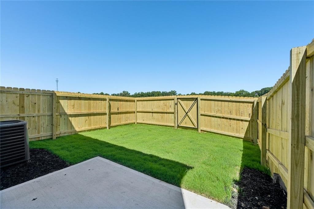 3 bedroom, 3 bathroom, 1,745 sq ft townhouse for sale at 218 Foxtrot Avenue, Hoschton, GA 30548 — photo 5