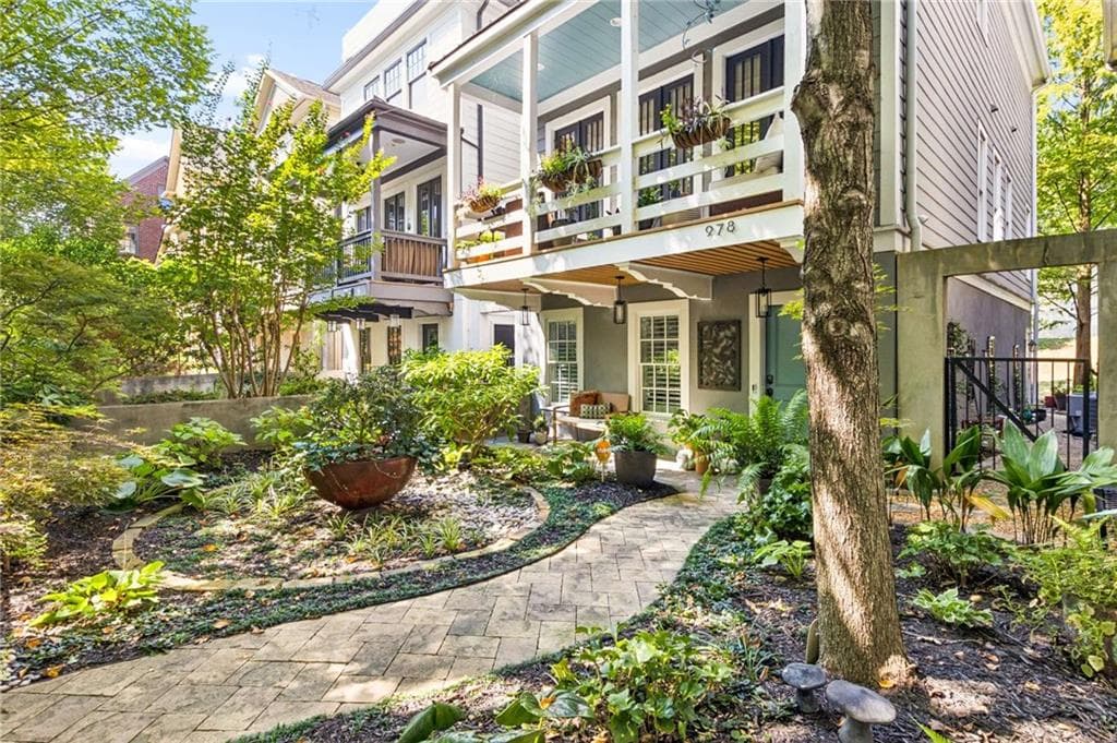 3 bedroom, 4 bathroom, 2,352 sq ft single family residence for sale at 978 N Ormewood Park Drive, Atlanta, GA 30316 — photo 3