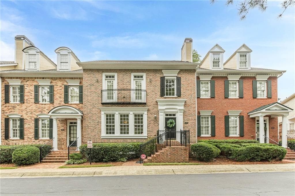 4 bedroom, 5 bathroom, 3,468 sq ft townhouse for sale at 4678 Ivygate Circle 8E, Atlanta, GA 30339 — photo 5