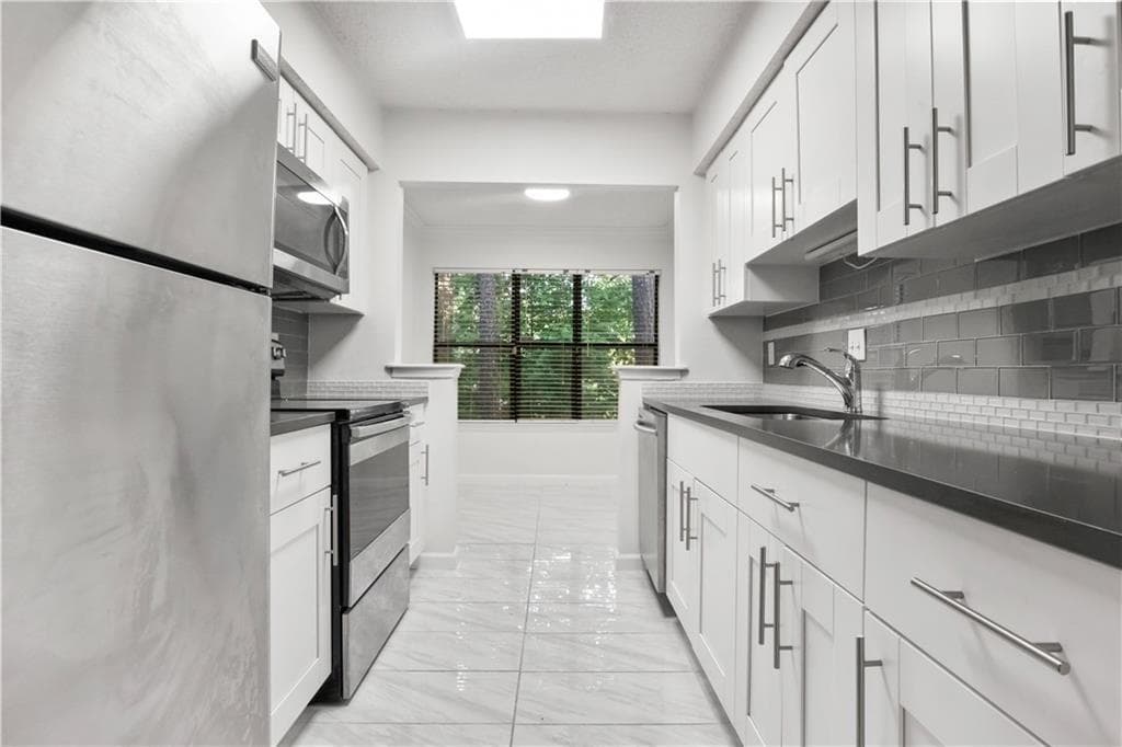 2 bedroom, 2 bathroom, 1,139 sq ft condominium for sale at 1312 Old Hammond, Sandy Springs, GA 30350 — photo 3