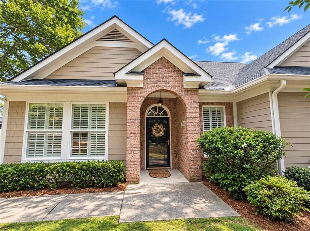 3 bedroom, 2 bathroom, 1,854 sq ft condominium for rent at 2100 Village Lane, Roswell, GA 30075 for $3,350 a month — photo 2