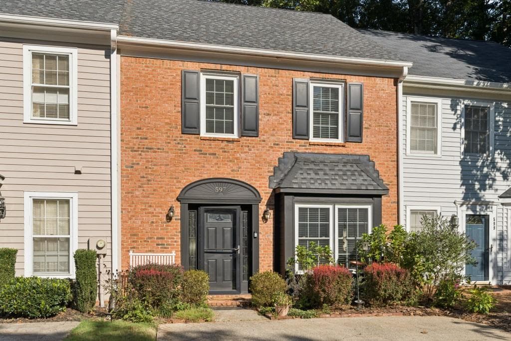 2 bedroom, 3 bathroom, 1,361 sq ft townhouse for sale at 597 Saint James Walk, Marietta, GA 30067 — photo 7