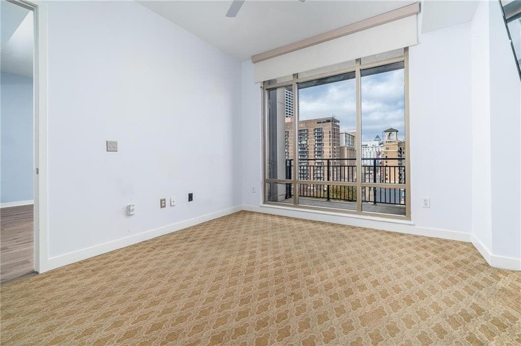 2 bedroom, 1 bathroom, 930 sq ft condominium for sale at 565 Peachtree Street 1207, Atlanta, GA 30308 — photo 7